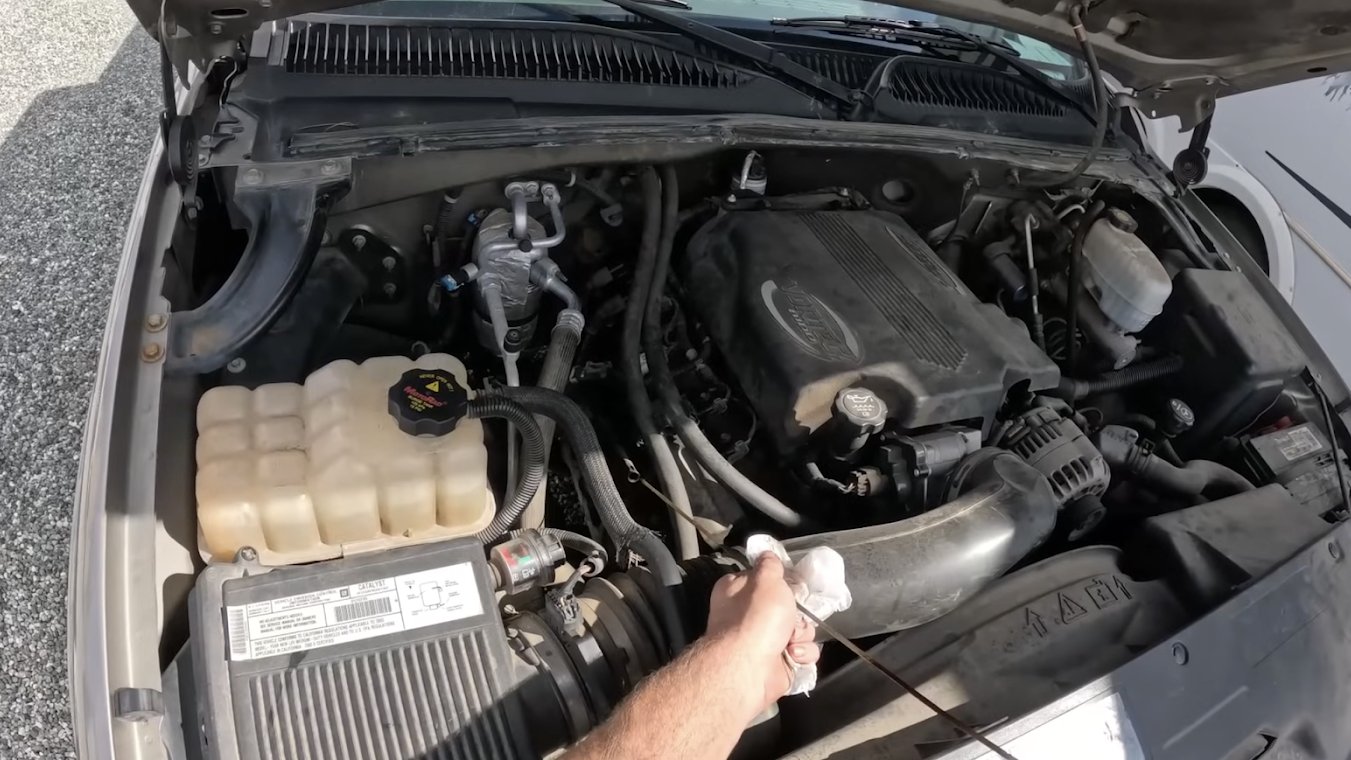 Mobile auto repair under the hood
